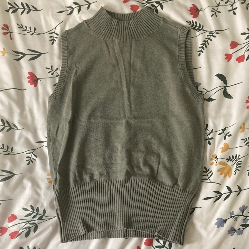 Vintage 90’s Tommy Bahama Silk Sweater Vest | Olive Green Womens Size S